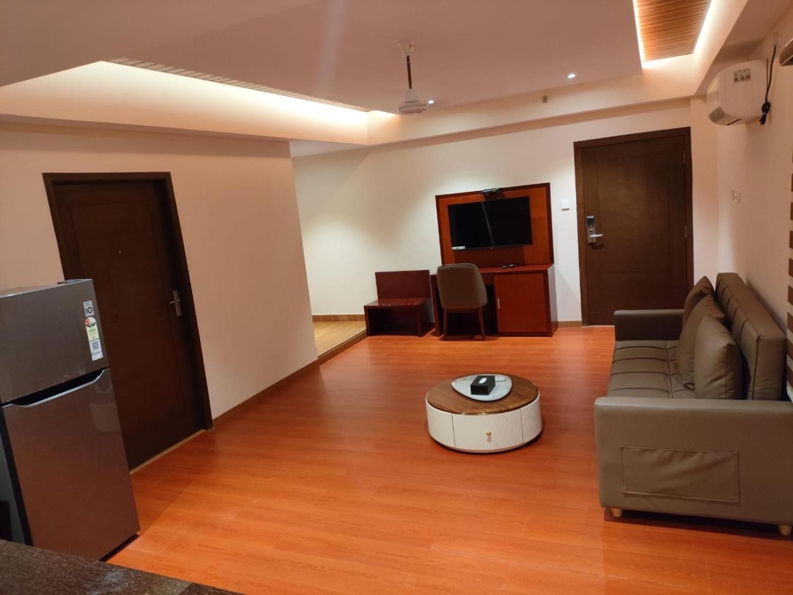 Park Avenue Hotel & Apartments Trichy Tiruchirappalli Exterior foto